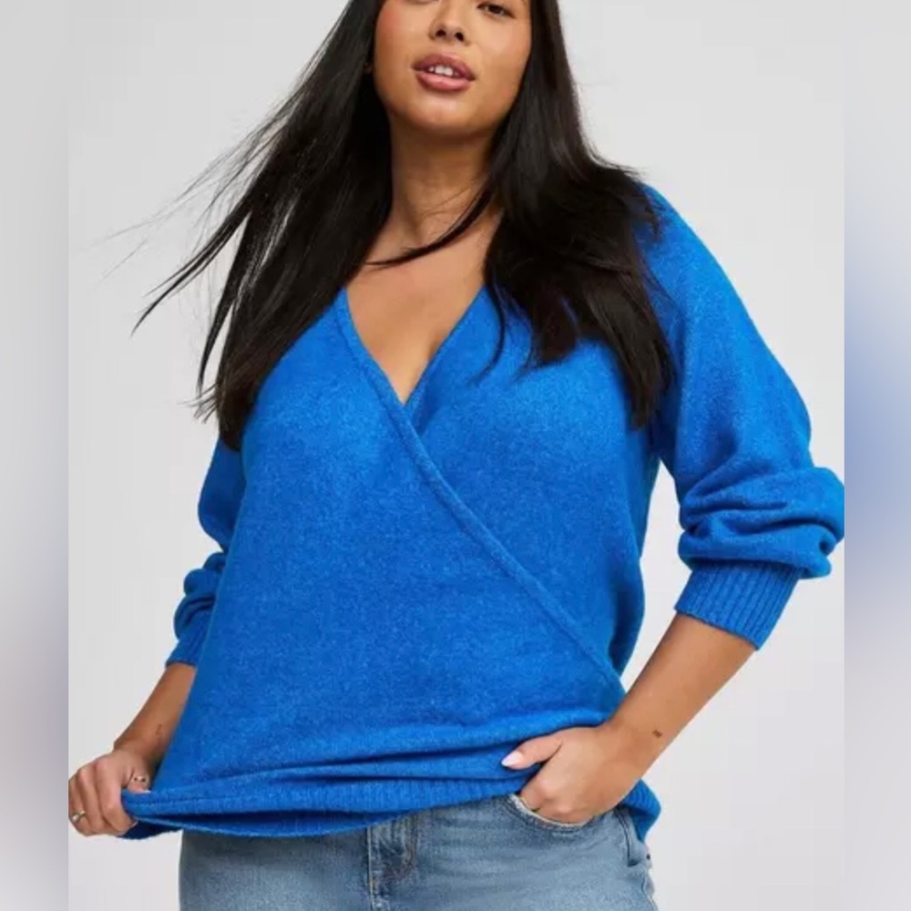 EUC TORRID Vegan Cashmere Pullover Surplice Sweater in Skydiver Blue size 1(1X)